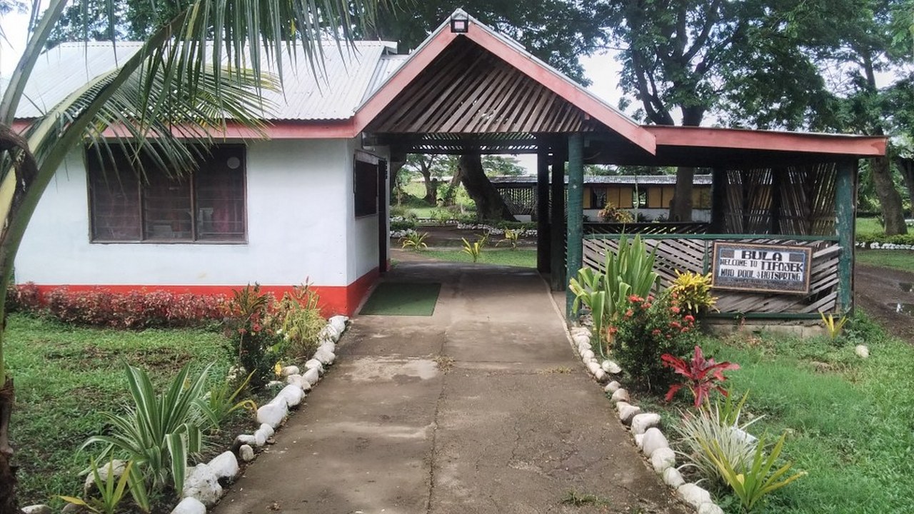 Tifajek-Mudpool-Hotspring-016
