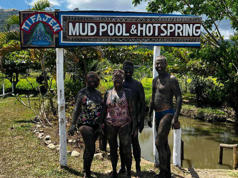 Tifajek-Mudpool-Hotspring-035